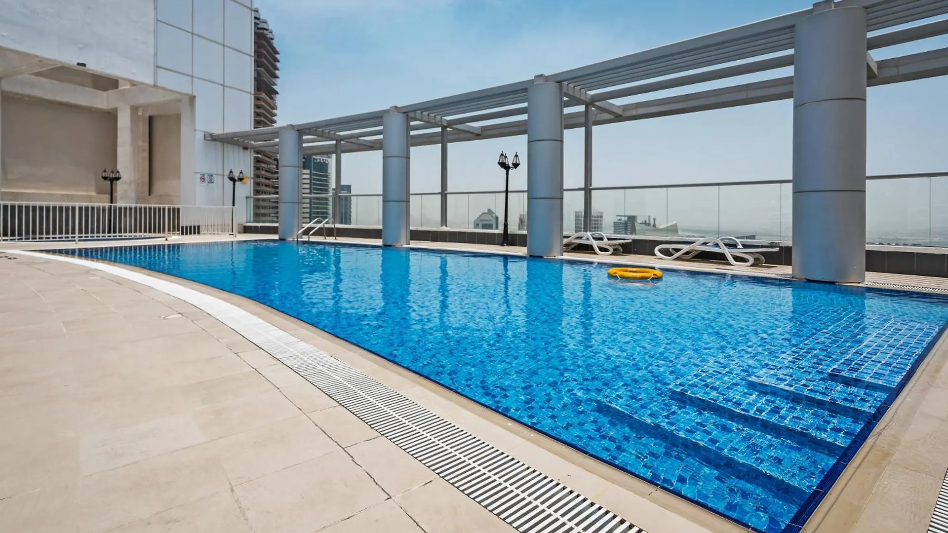 Spacious Studio Apartment In Downtown Dubai
