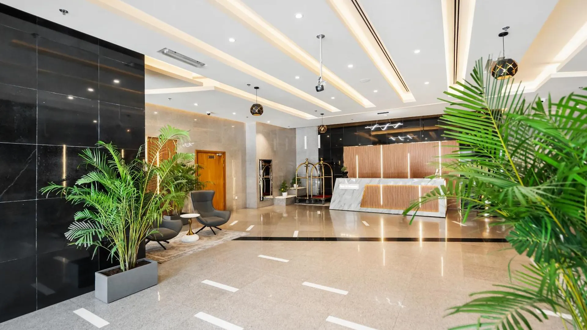 Spacious Studio Apartment In Downtown Dubai