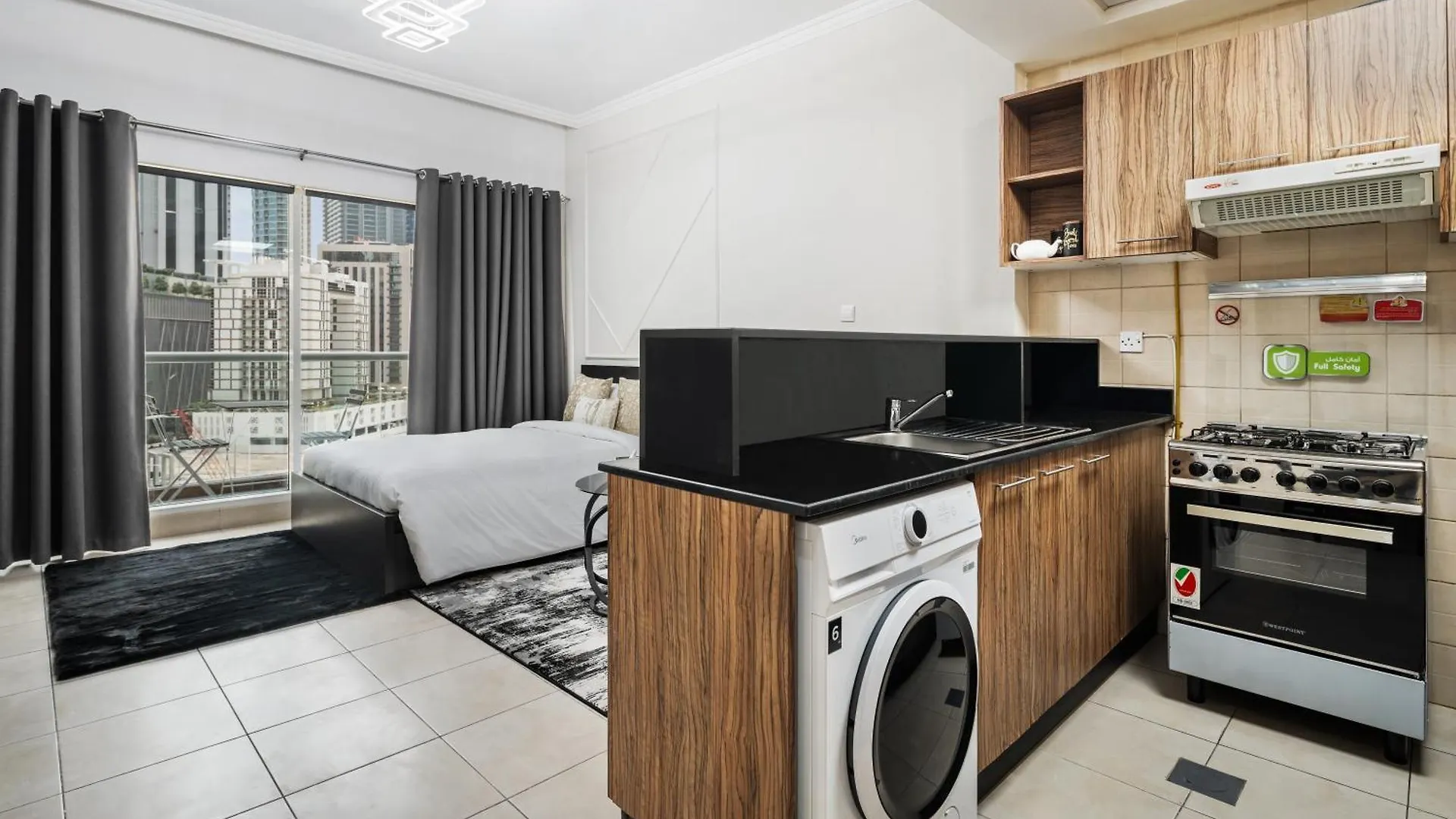 Spacious Studio Apartment In Downtown Dubai 0*,  United Arab Emirates