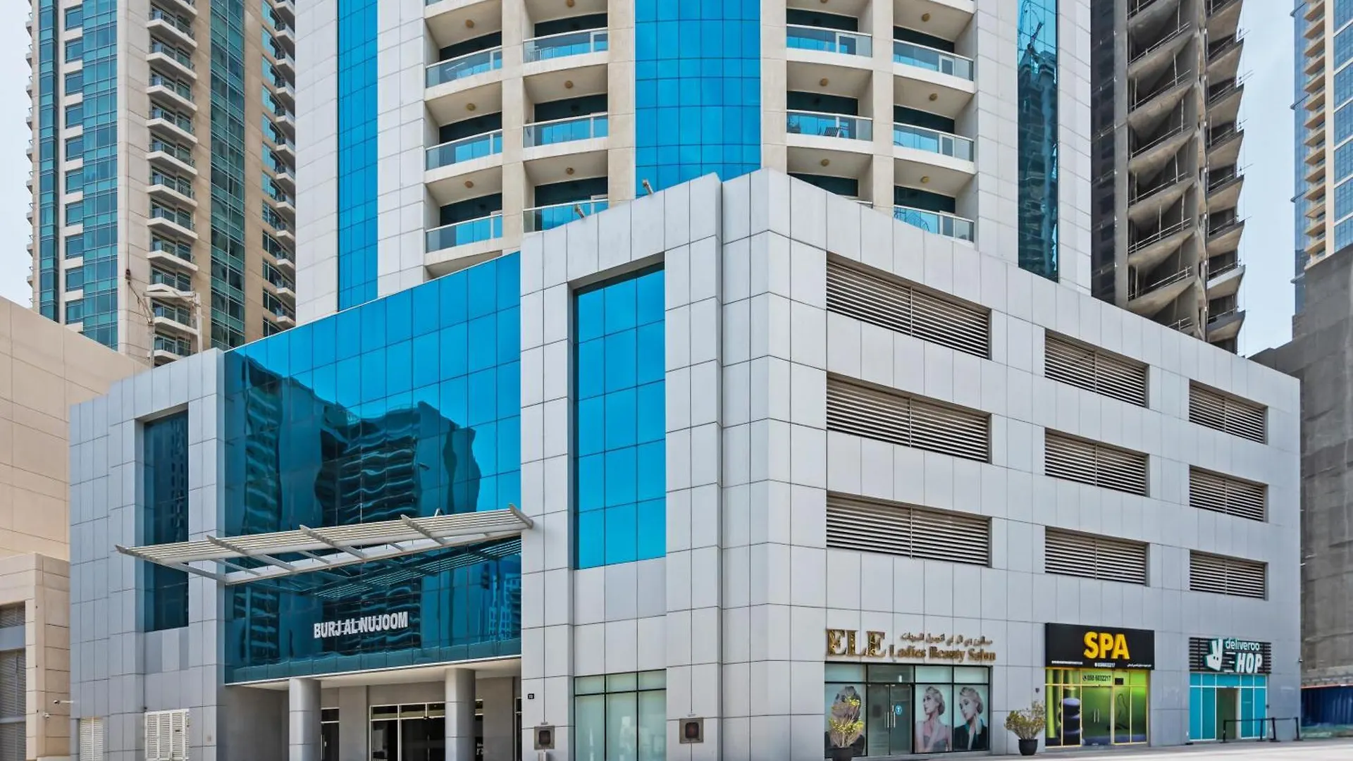 Spacious Studio Apartment In Downtown Dubai